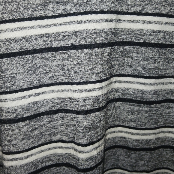 Nice Ladies Size Medium Talbot top - Picture 2 of 4